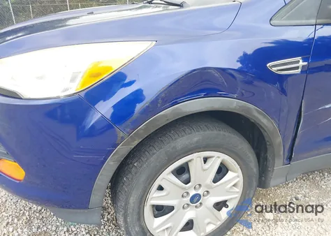 2013 Ford Escape S z USA, uszkodzony, nr VIN 1FMCU0F77DUB45178